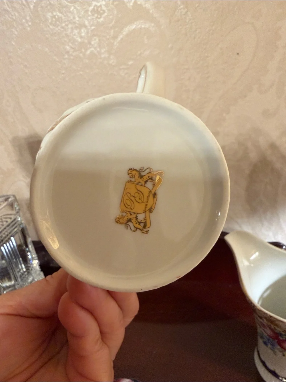 N/A elegant porcelain